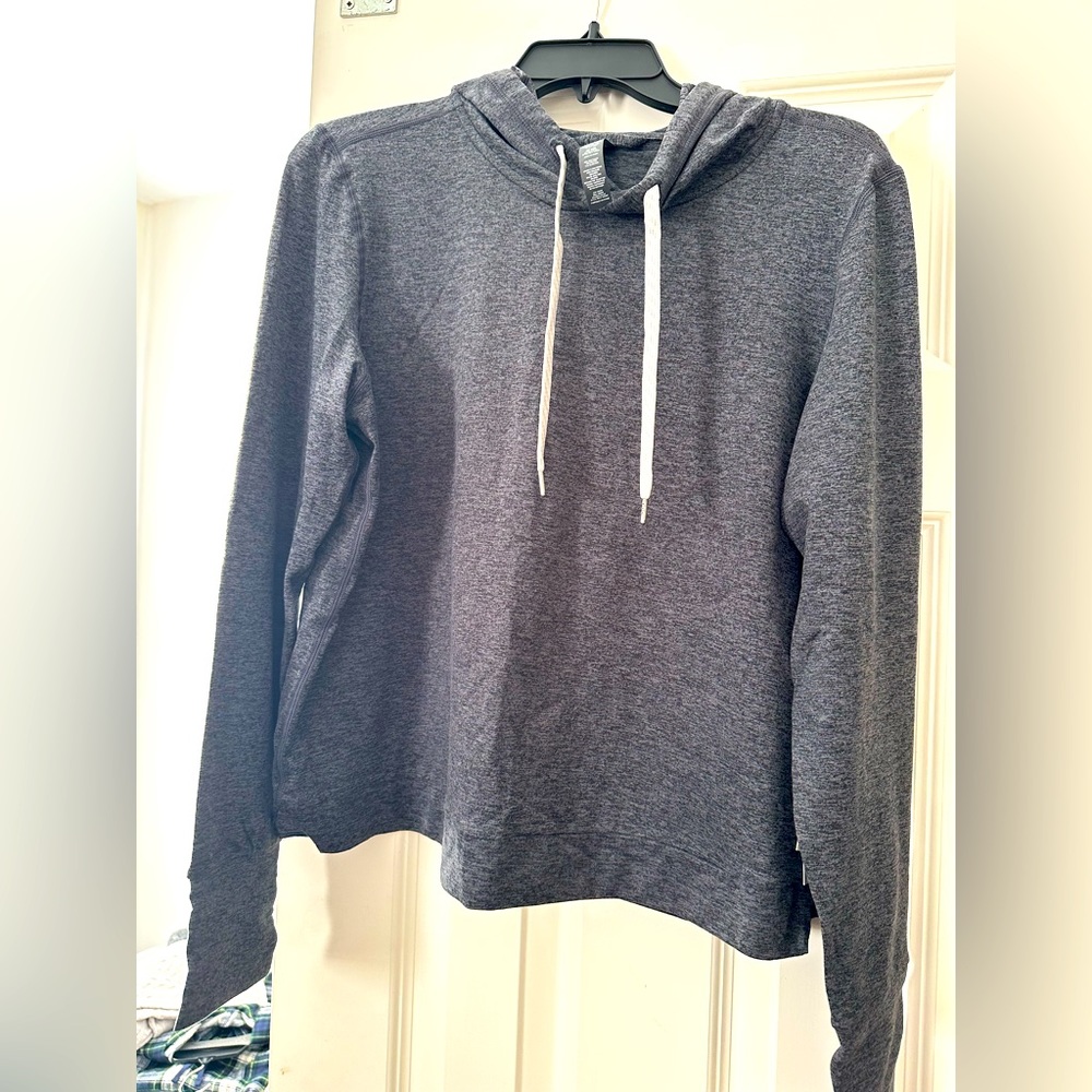 NWT Vuori Halo Essential Hoodie, Size Medium, Charcoal Heather